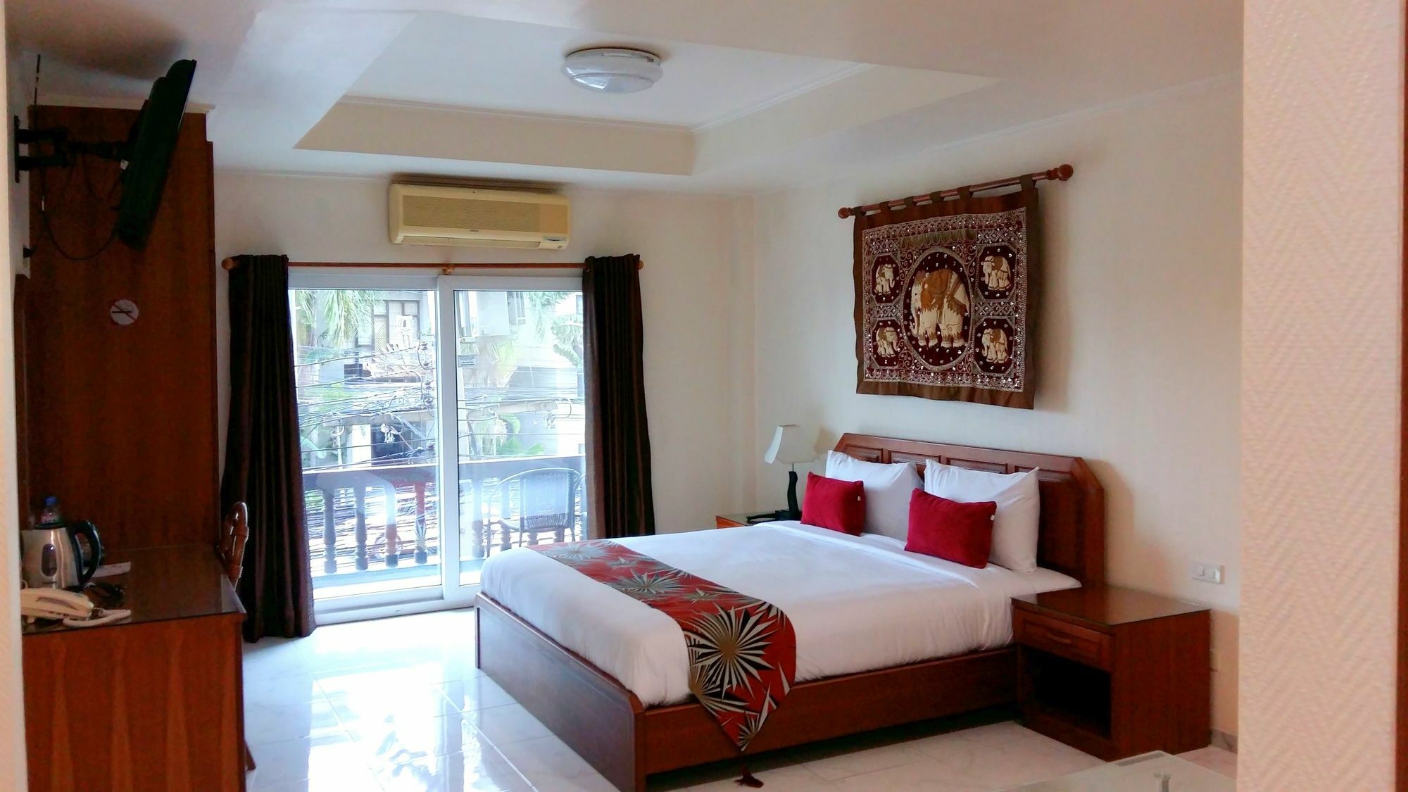 The Chillax Pattaya Hotel Exterior foto